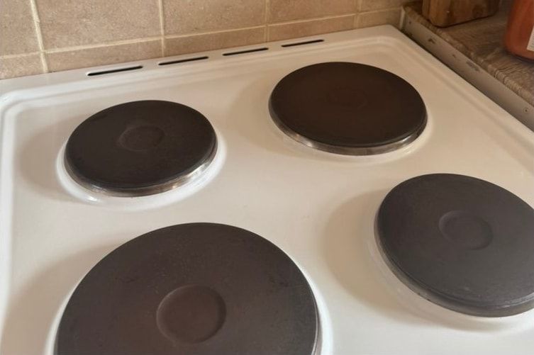 After cleaning: close-up of electric hob rings